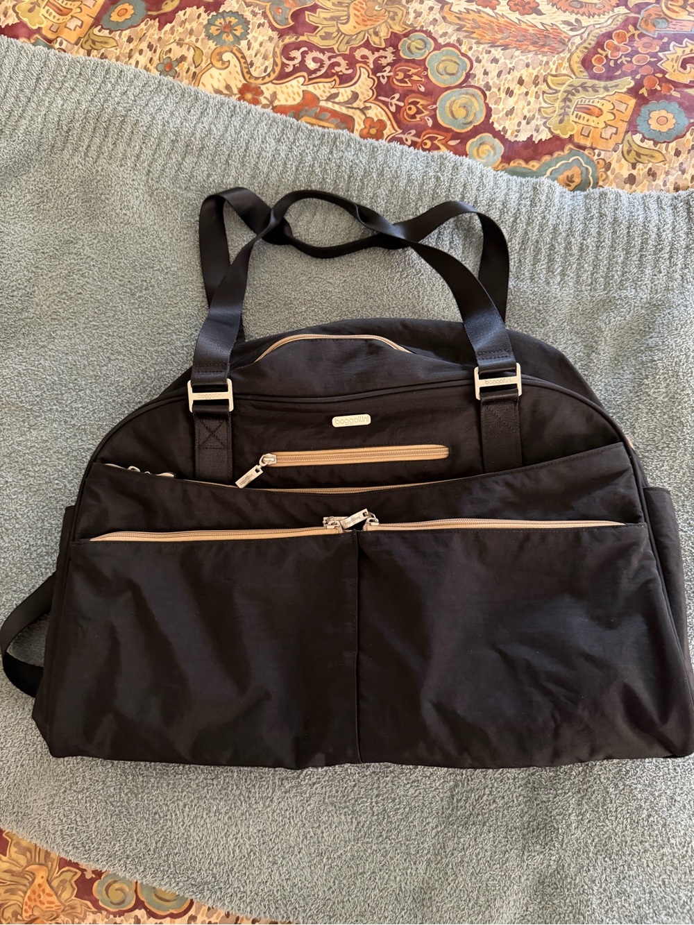 Baggallini Black Travel Weekender Carry On Bag Luggage Sleeve - Never Been Used